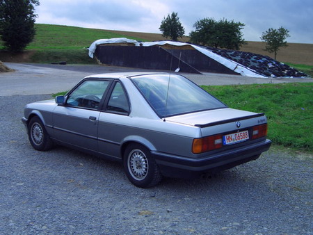 Вид сзади Kohl BMW 323i Baur Topcabriolet.